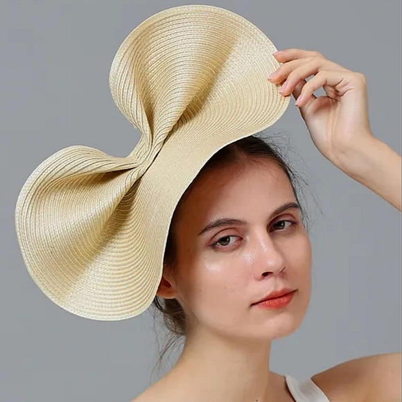 Beige Classic Sophisticated Gathered Pleated Sweeping Fascinator Tea Ch… - Picture 1 of 6